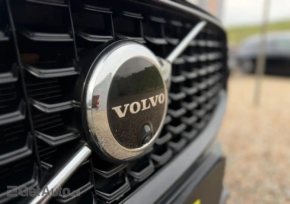 VOLVO XC 60 B5 B AWD Ultimate Dark
