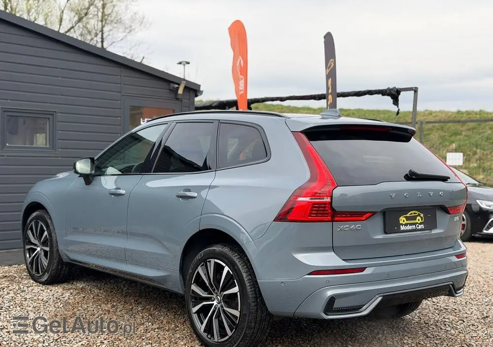 VOLVO XC 60 B5 B AWD Ultimate Dark