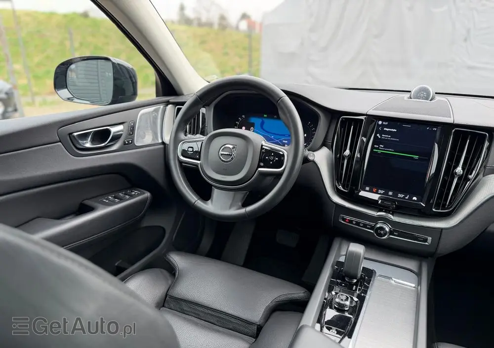 VOLVO XC 60 B5 B AWD Ultimate Dark