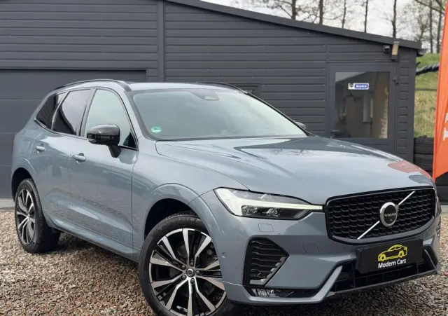 VOLVO XC 60 B5 B AWD Ultimate Dark