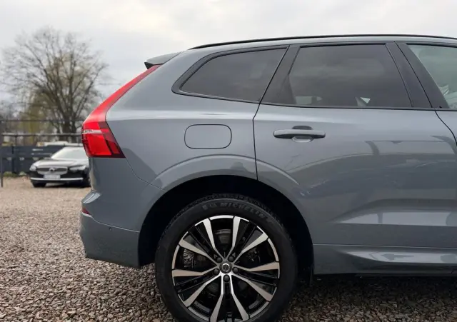 VOLVO XC 60 B5 B AWD Ultimate Dark