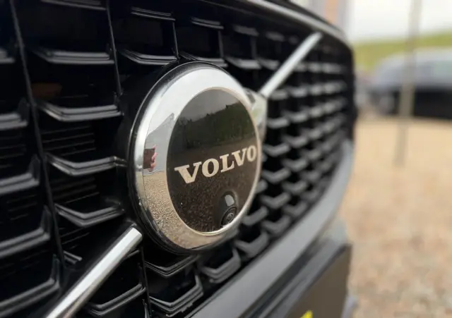 VOLVO XC 60 B5 B AWD Ultimate Dark