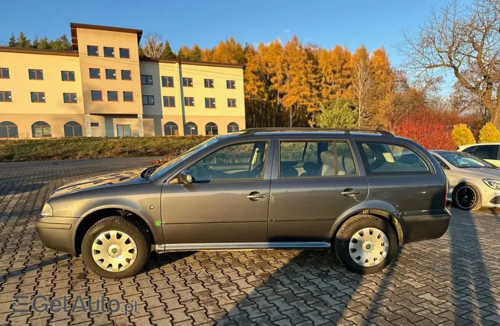 SKODA Octavia 