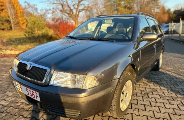 SKODA Octavia 