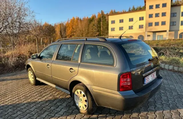 SKODA Octavia 