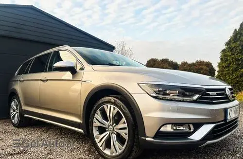 VOLKSWAGEN Passat Alltrack 