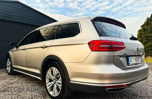 VOLKSWAGEN Passat Alltrack 