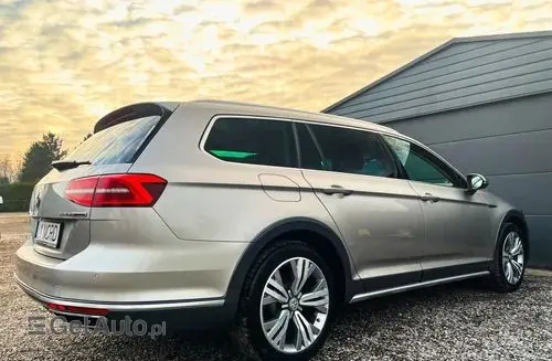 VOLKSWAGEN Passat Alltrack 