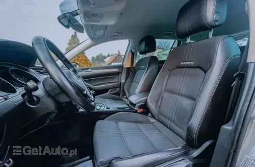 VOLKSWAGEN Passat Alltrack 