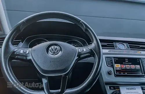 VOLKSWAGEN Passat Alltrack 
