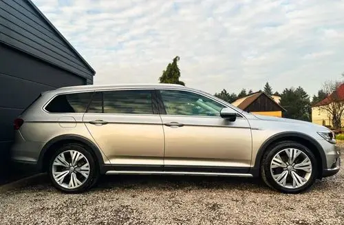 VOLKSWAGEN Passat Alltrack 