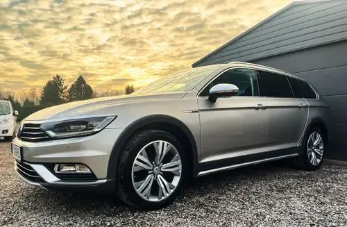 VOLKSWAGEN Passat Alltrack 