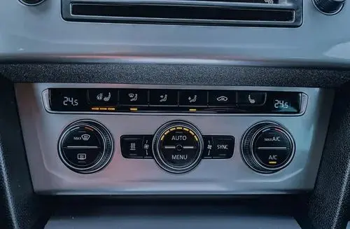 VOLKSWAGEN Passat Alltrack 