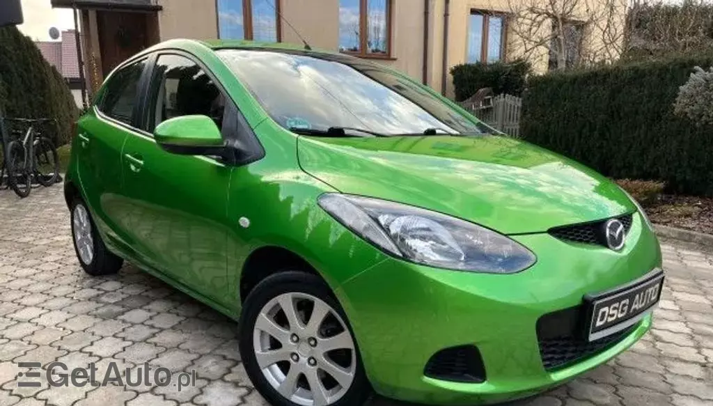 MAZDA 2 
