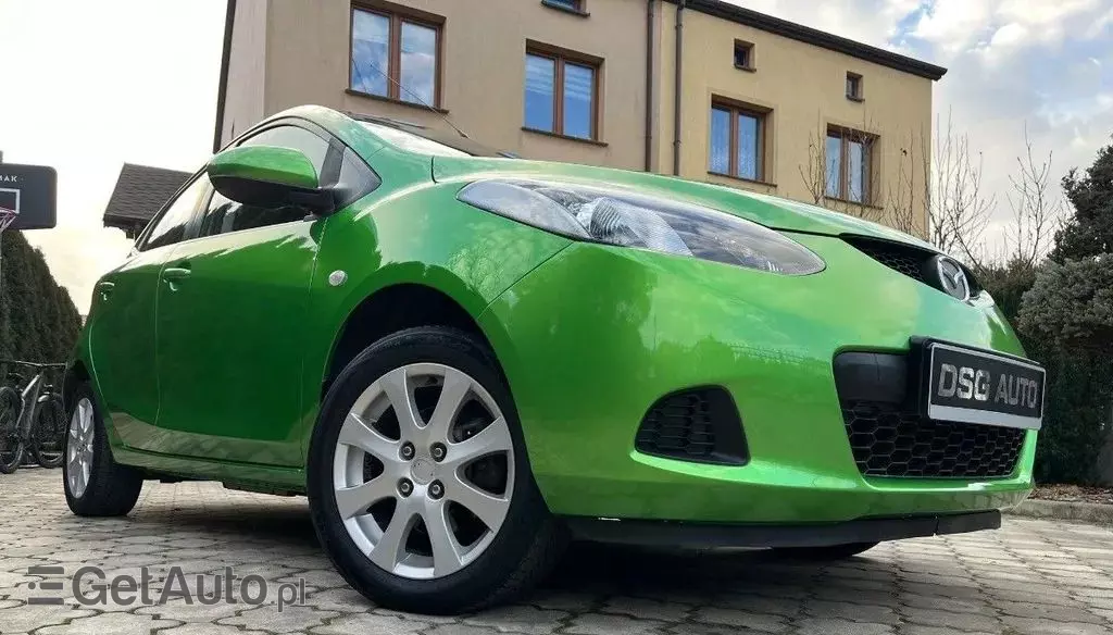 MAZDA 2 