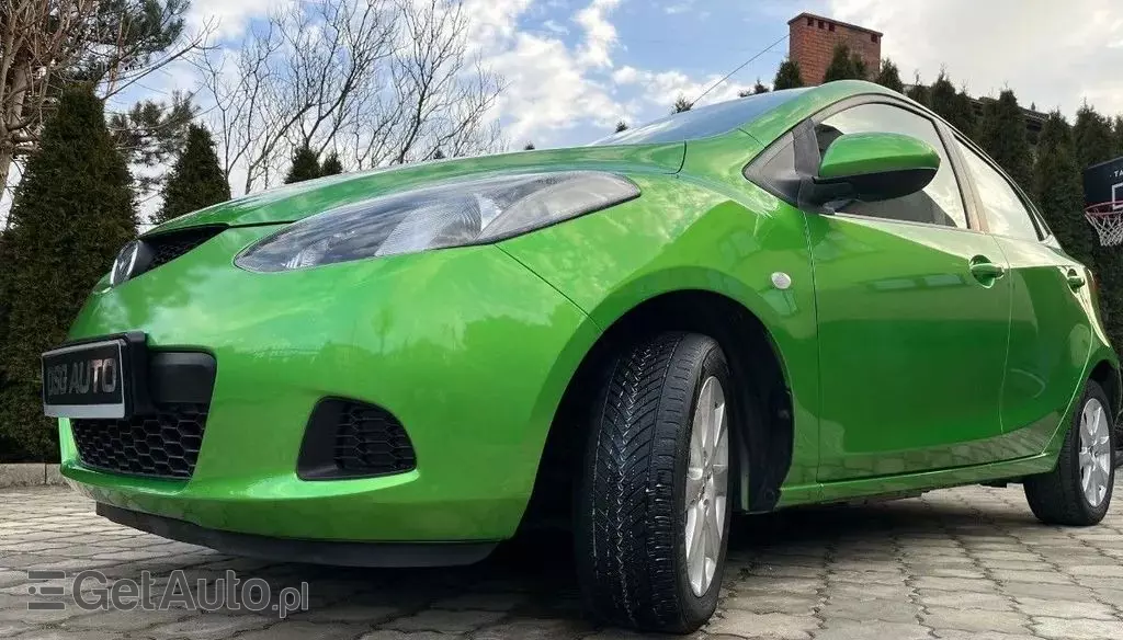 MAZDA 2 
