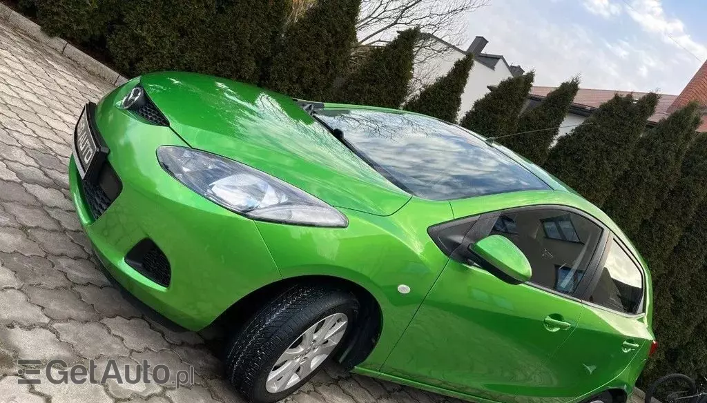 MAZDA 2 