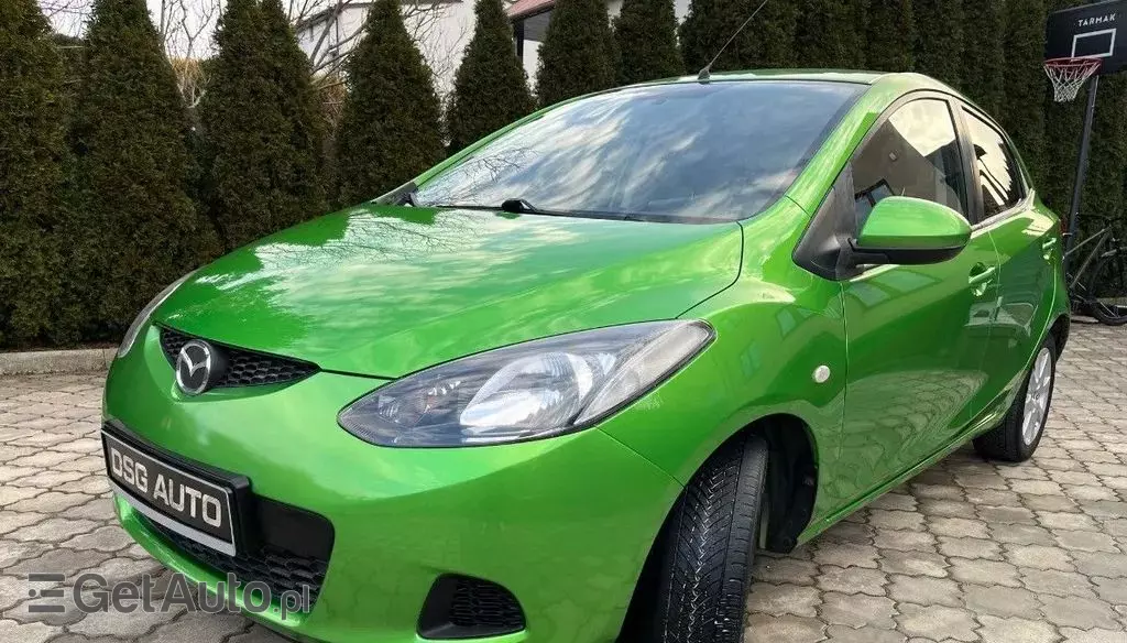 MAZDA 2 