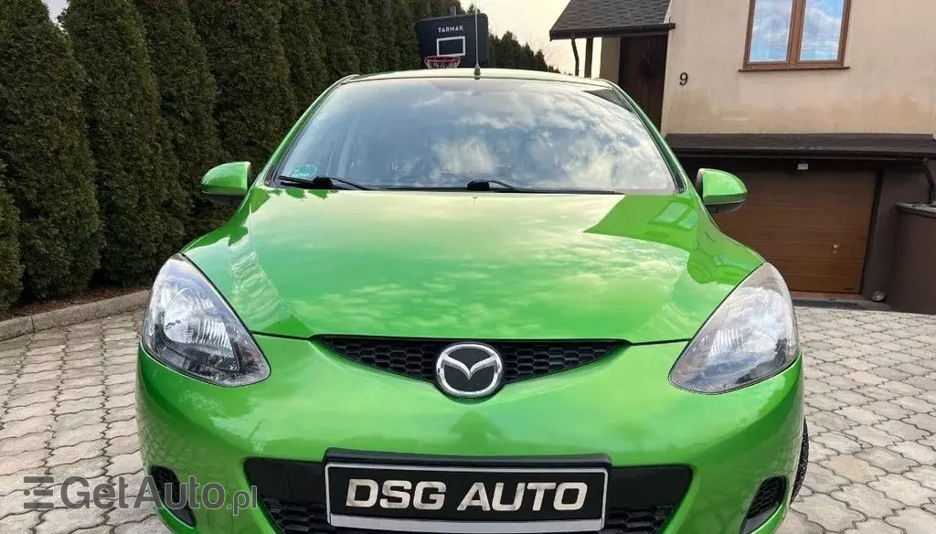 MAZDA 2 