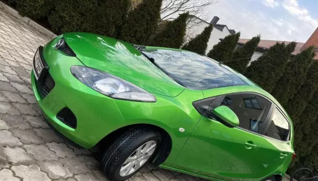 MAZDA 2 