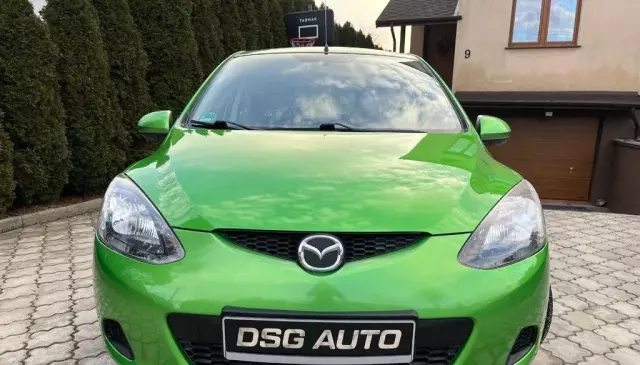 MAZDA 2 