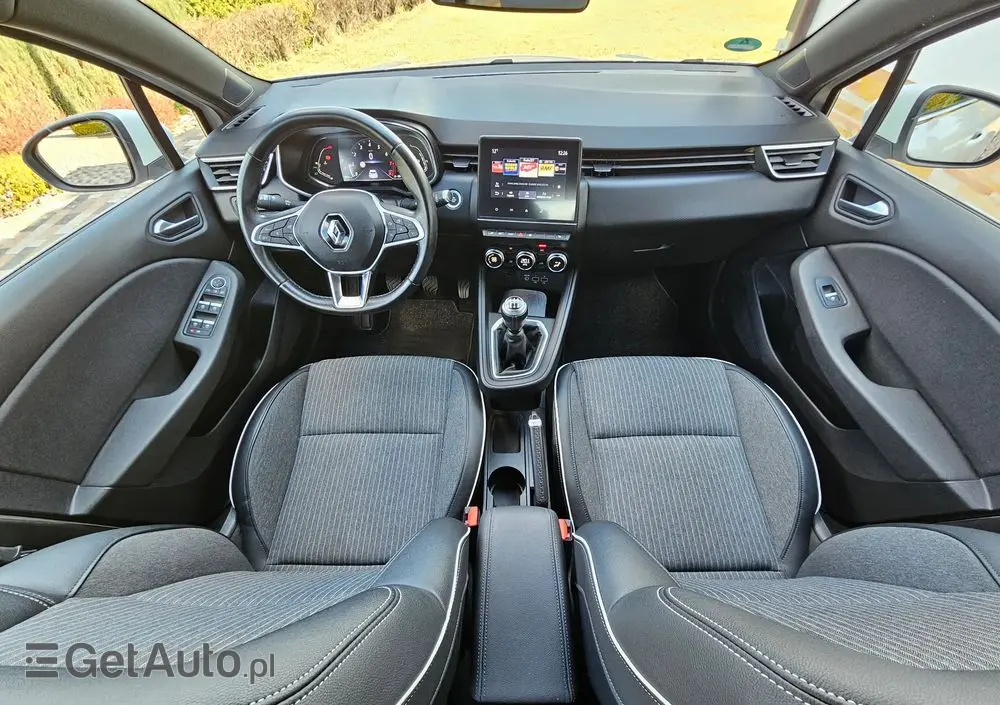 RENAULT Clio TCe 100 INTENS