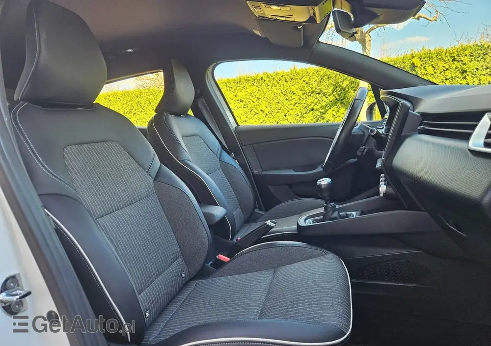 RENAULT Clio TCe 100 INTENS