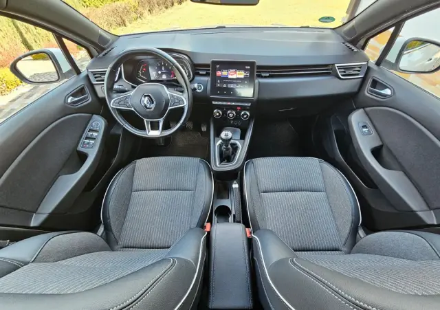 RENAULT Clio TCe 100 INTENS
