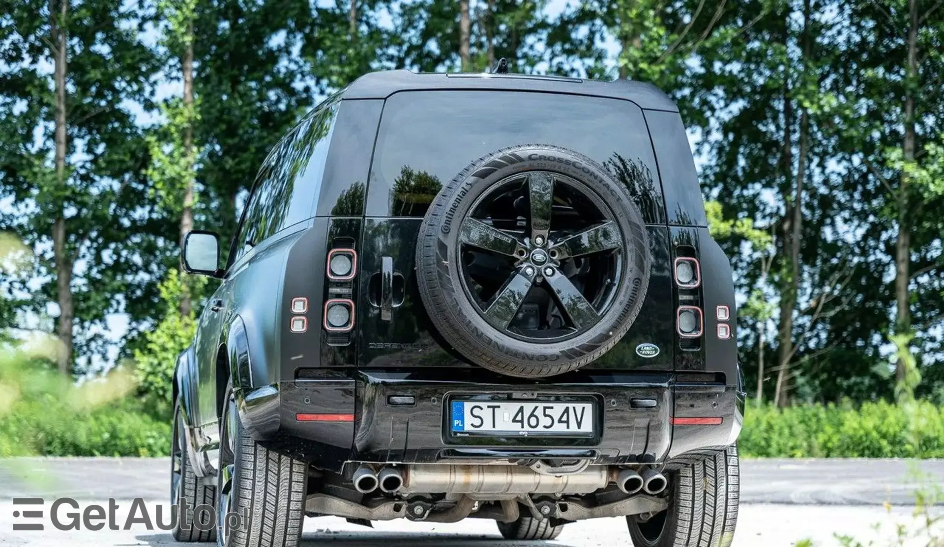 LAND ROVER Defender 