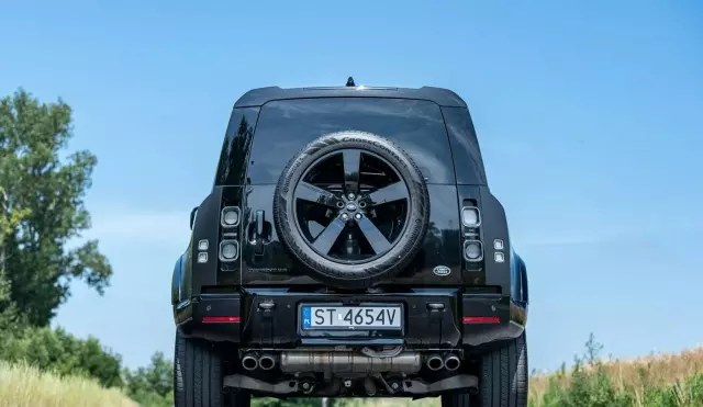 LAND ROVER Defender 