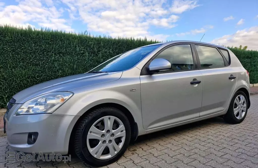 KIA Ceed 1.4 CVVT (109 KM)