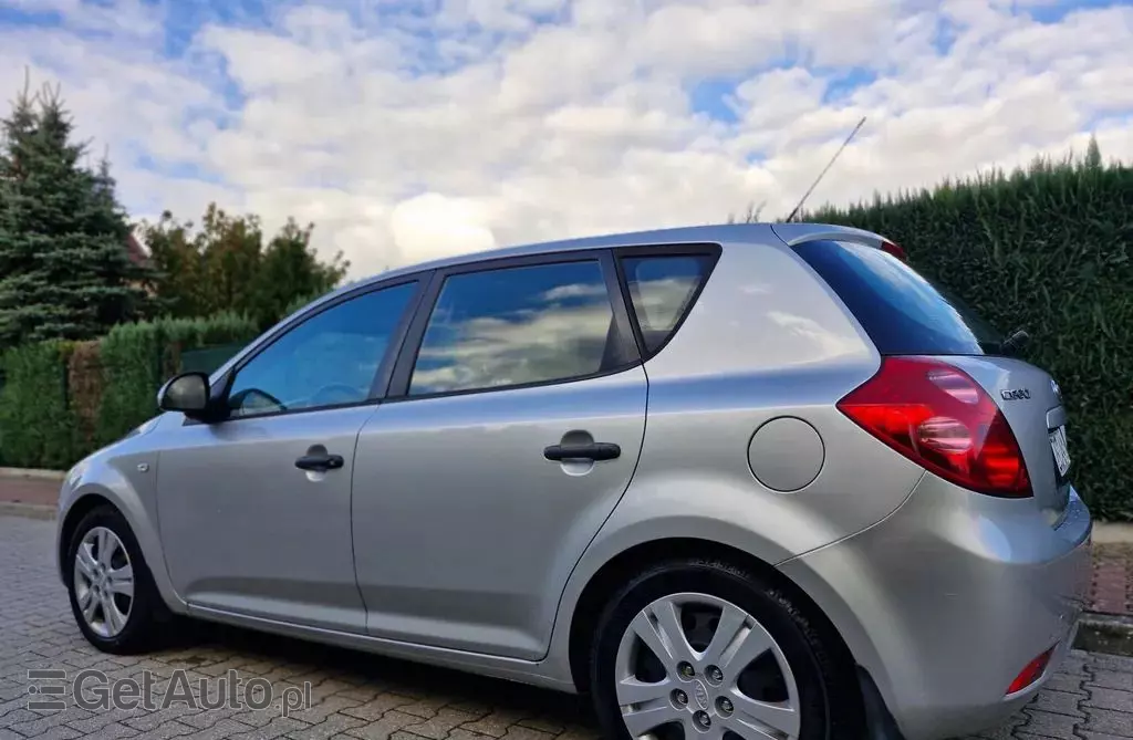 KIA Ceed 1.4 CVVT (109 KM)