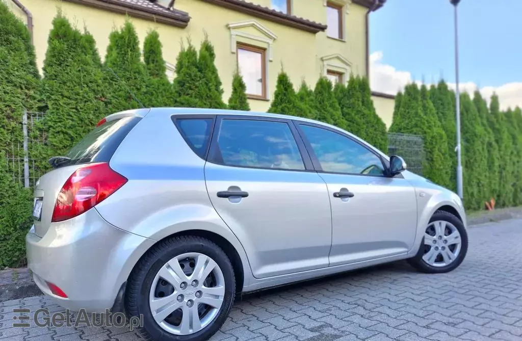 KIA Ceed 1.4 CVVT (109 KM)