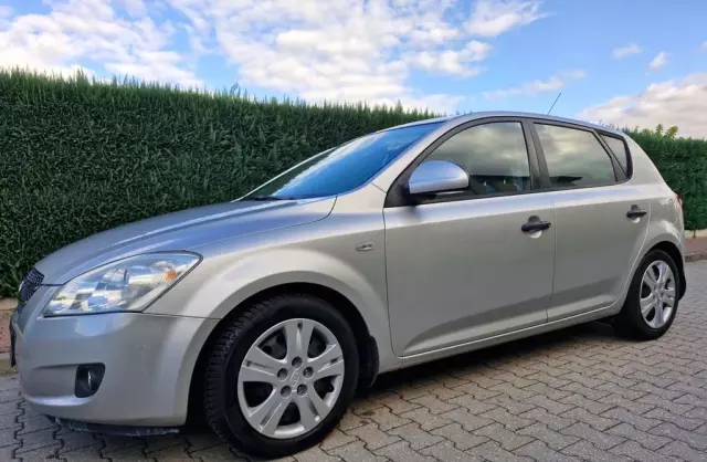 KIA Ceed 1.4 CVVT (109 KM)