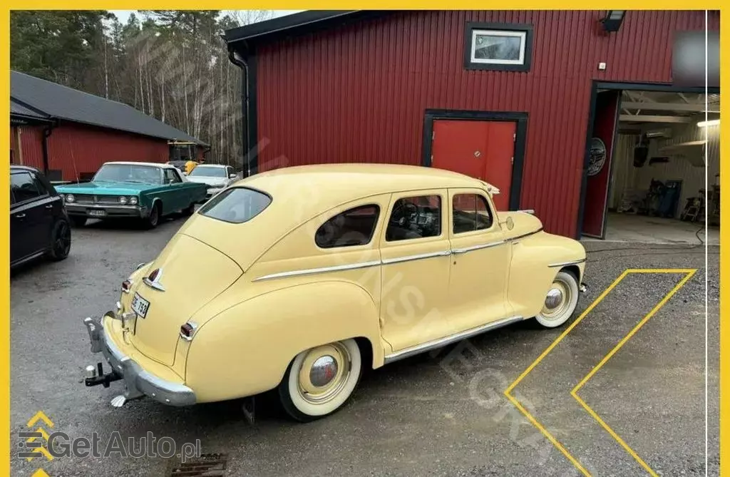 PLYMOUTH Deluxe 4-door Touring Sedan 3.6 