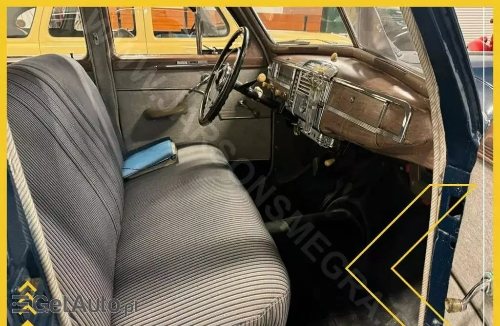 PLYMOUTH Deluxe 4-door Touring Sedan 3.6 