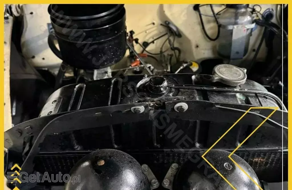 PLYMOUTH Deluxe 4-door Touring Sedan 3.6 