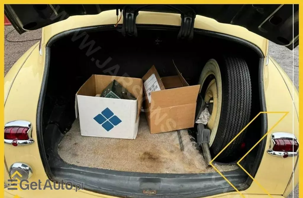 PLYMOUTH Deluxe 4-door Touring Sedan 3.6 