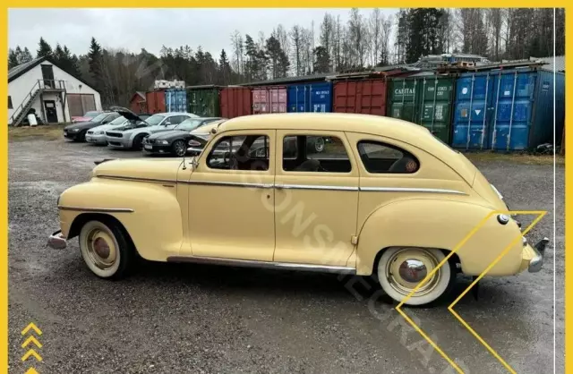 PLYMOUTH Deluxe 4-door Touring Sedan 3.6 