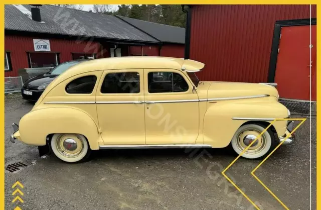 PLYMOUTH Deluxe 4-door Touring Sedan 3.6 