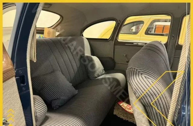 PLYMOUTH Deluxe 4-door Touring Sedan 3.6 