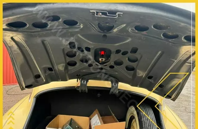 PLYMOUTH Deluxe 4-door Touring Sedan 3.6 