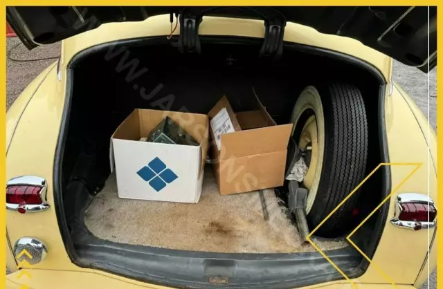 PLYMOUTH Deluxe 4-door Touring Sedan 3.6 