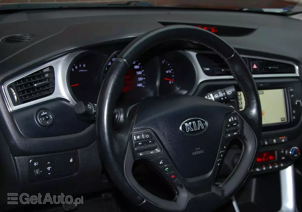 KIA Ceed Cee'd 1.6 GDI Smart Plus