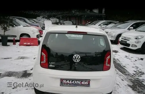 VOLKSWAGEN Up! 