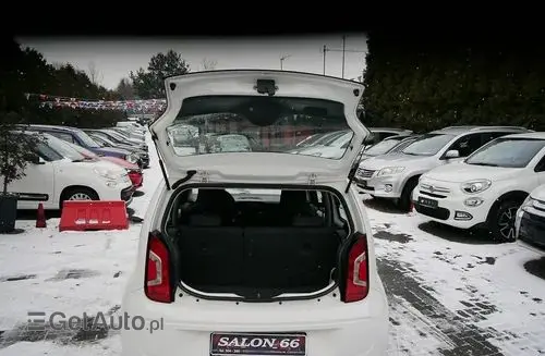 VOLKSWAGEN Up! 