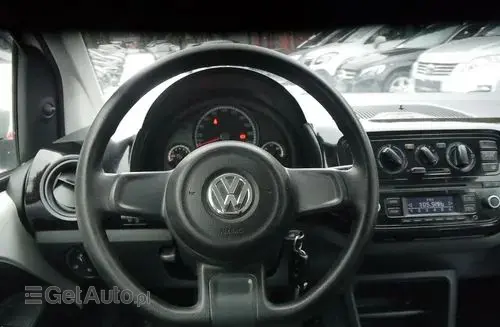 VOLKSWAGEN Up! 