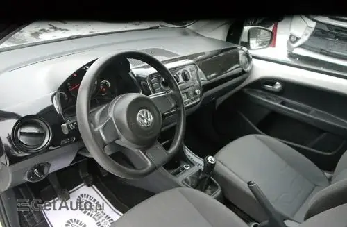VOLKSWAGEN Up! 