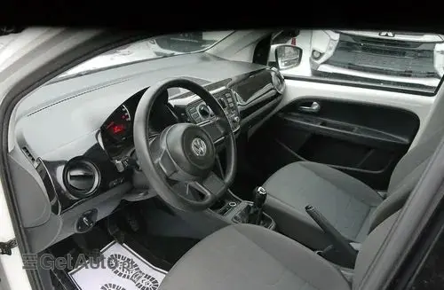 VOLKSWAGEN Up! 