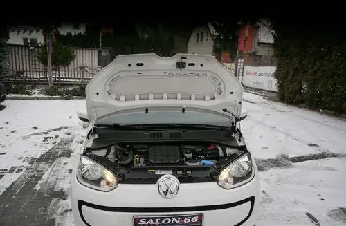 VOLKSWAGEN Up! 